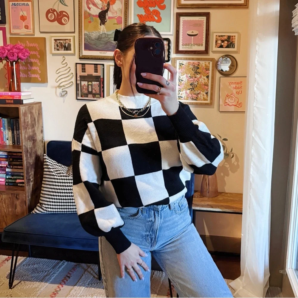 Zesica Black White Checkered Sweater - Picture 2 of 9